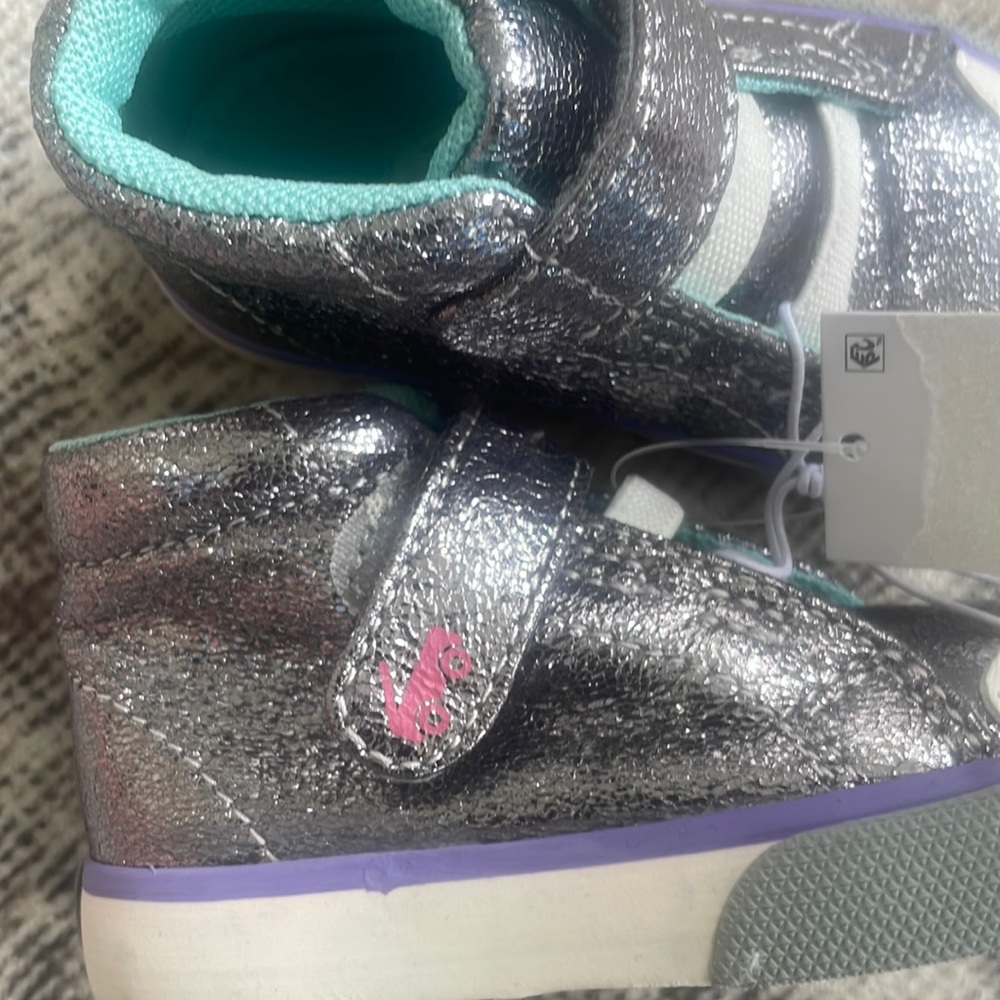 Baby Toddler Girl’s size 6 See Kai Run Basics Belmont Sneakers - Silver - Picture 3 of 7